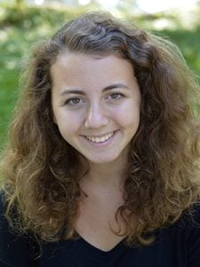 Amanda Powers Headshot